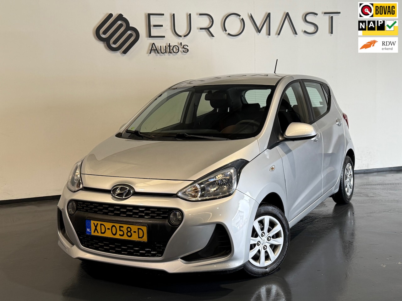 Hyundai i10 - 1.0i Comfort 1ste eigenaar Navi Cruise Airco Pdc 5d Nieuwe Apk - AutoWereld.nl