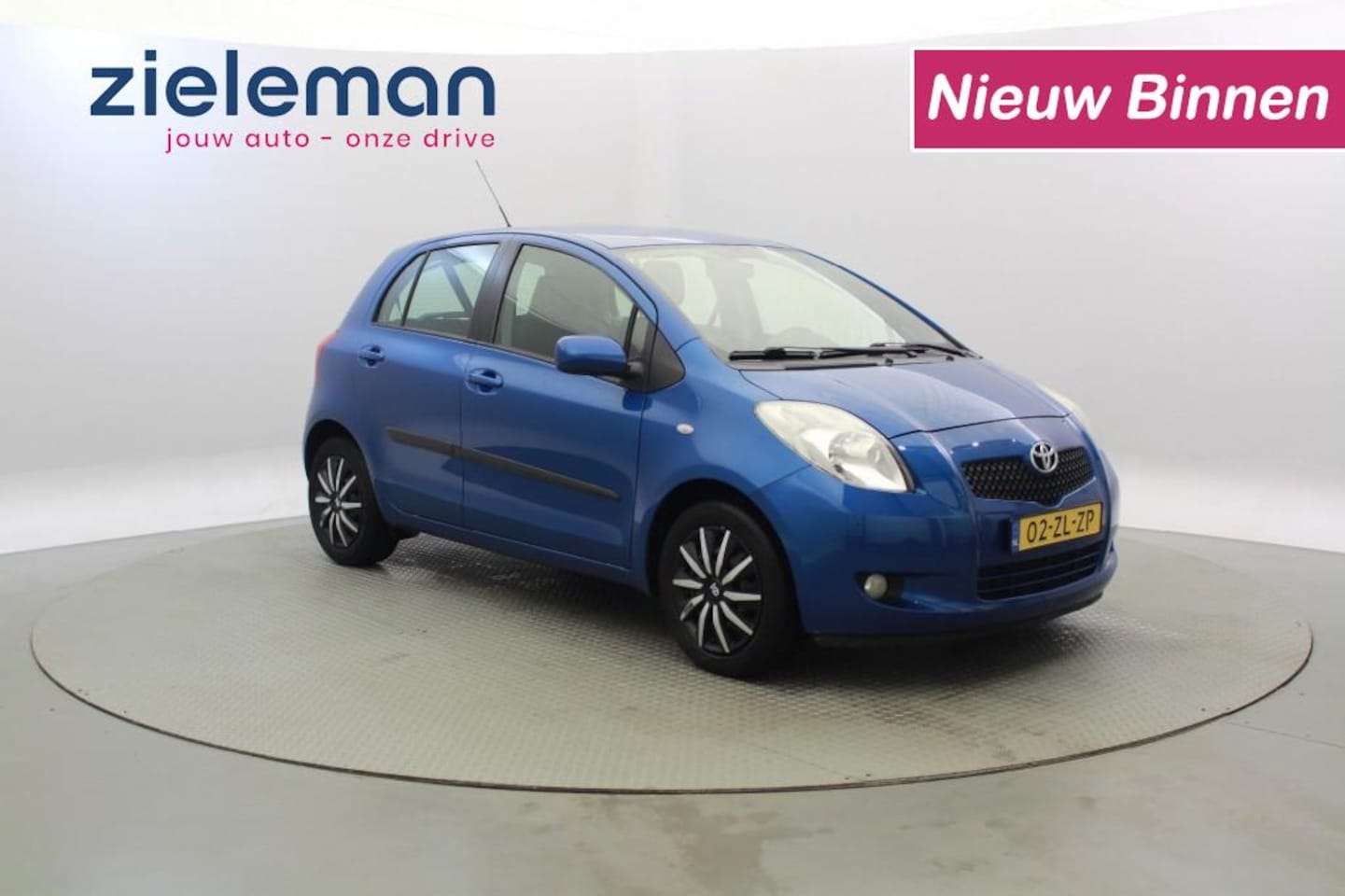 Toyota Yaris - 1.3 VVTi Soll 5 Deurs Automaat - Airco, Trekhaak - AutoWereld.nl