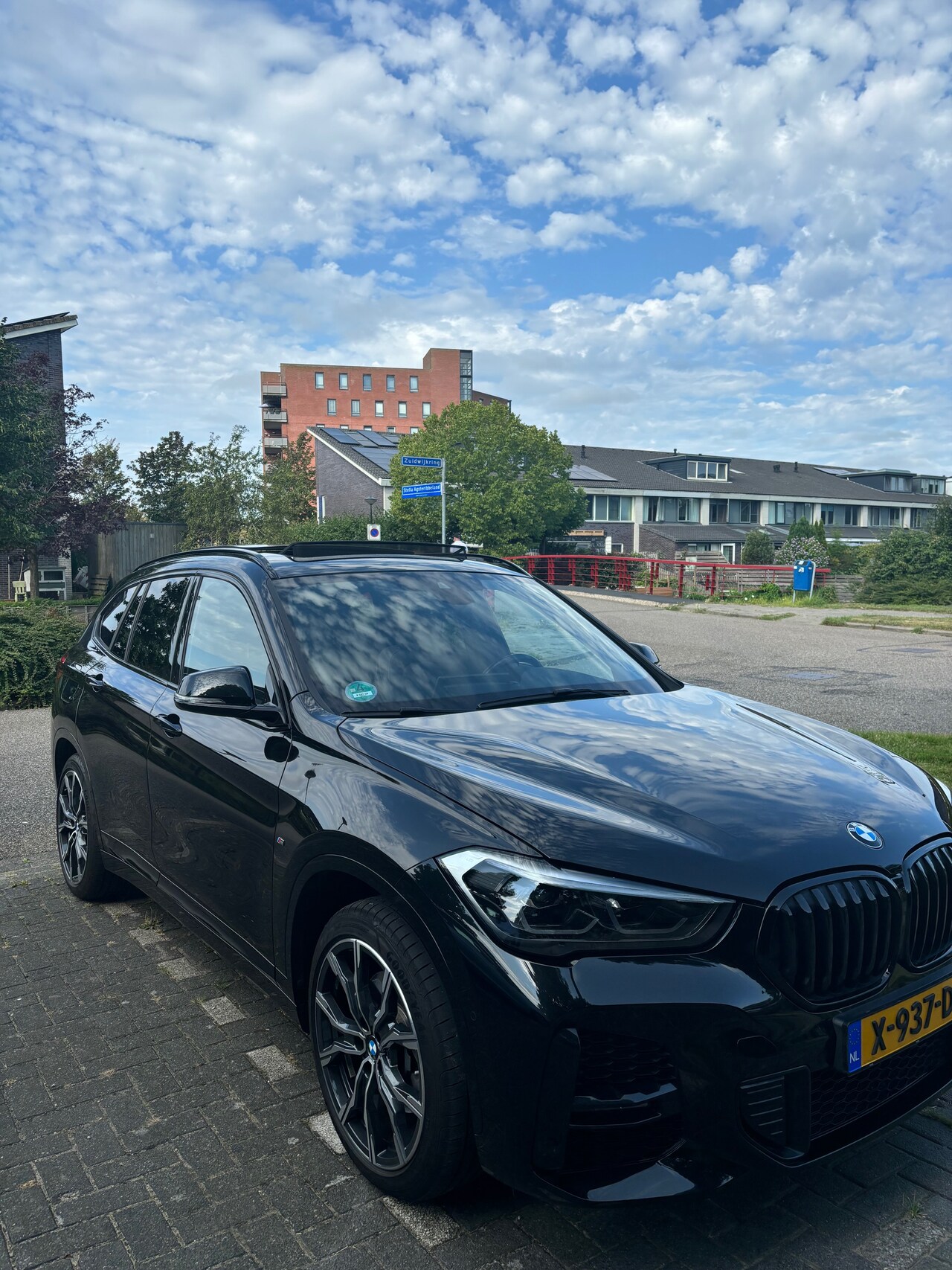 BMW X1 - xDrive25e eDrive Edition M sport pakket, panoramadak, afneembare trekhaak, lederen bekleding mokka - AutoWereld.nl