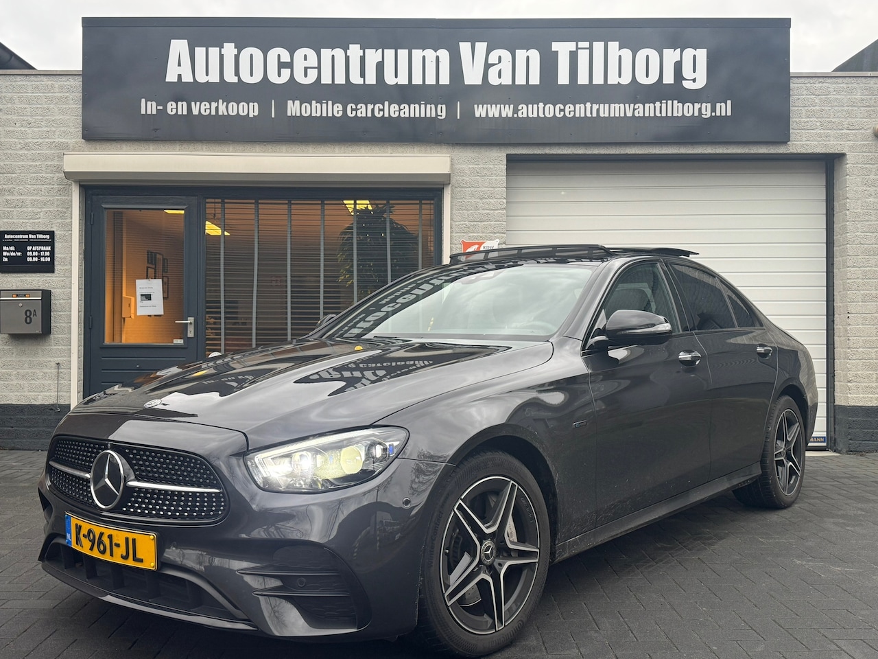 Mercedes-Benz E-klasse - 300 e Business Solution AMG/Pano/Nieuwstaat! - AutoWereld.nl