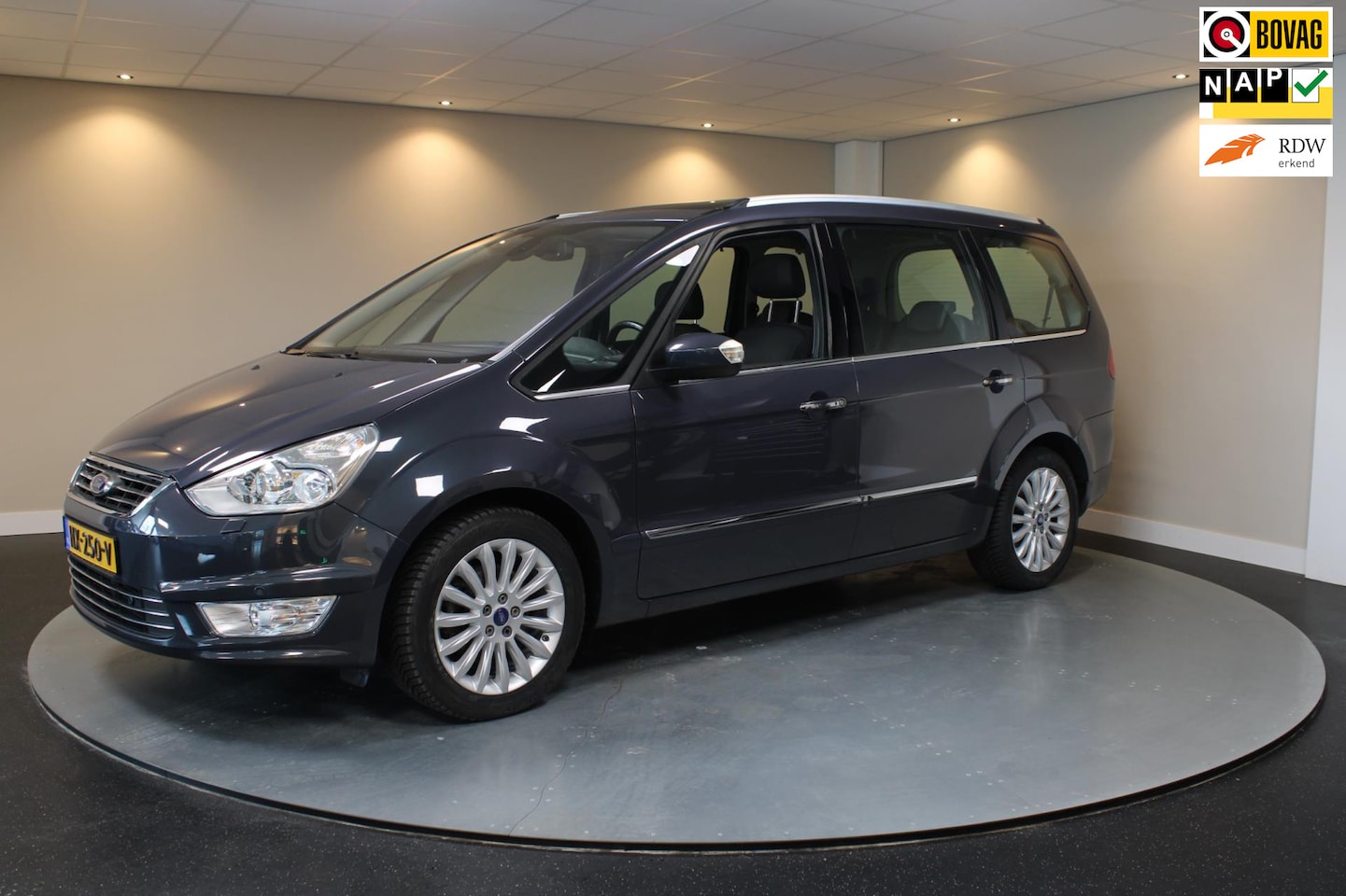 Ford Galaxy - 1.6 SCTi Platinum *7 Persoons!* 2de eigenaar|Trekhaak - AutoWereld.nl