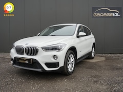 BMW X1 - sDrive18i Executive Orig. NL / Privacy glass / Camera / LED / Stoel verw. / Elek. Achterkl