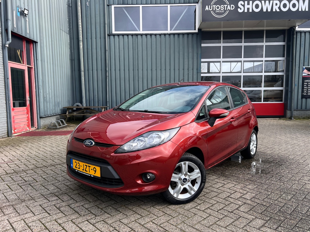 Ford Fiesta - 1.25 Limited NL-Auto / 1ste Eigenaar / NAP / Airco / APK - AutoWereld.nl