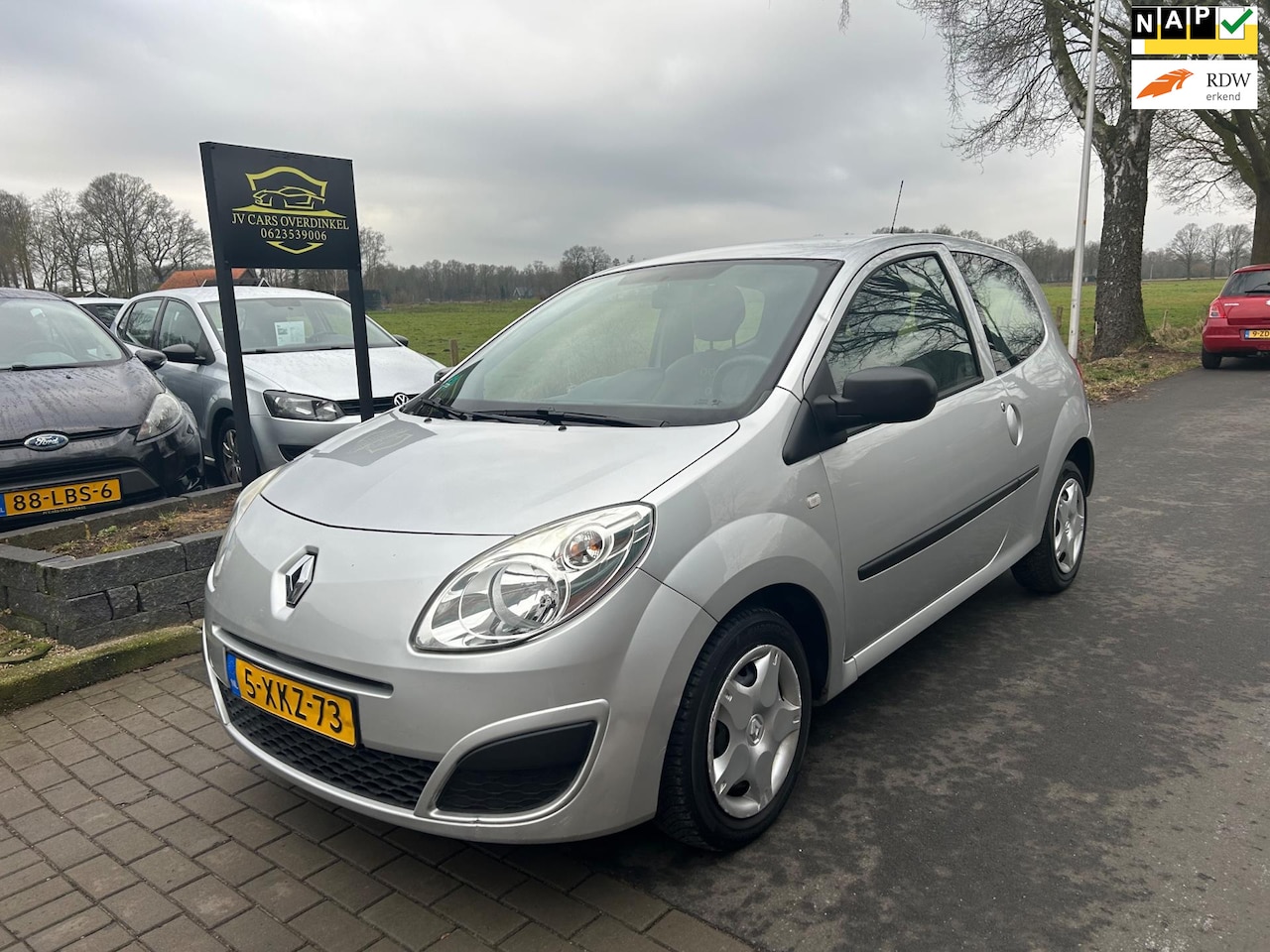 Renault Twingo - 1.2 Authentique 1.2 Authentique, ELEKT PAKKET,CENTRALE DEURVERGRENDELING,MET NIEUWE APK - AutoWereld.nl