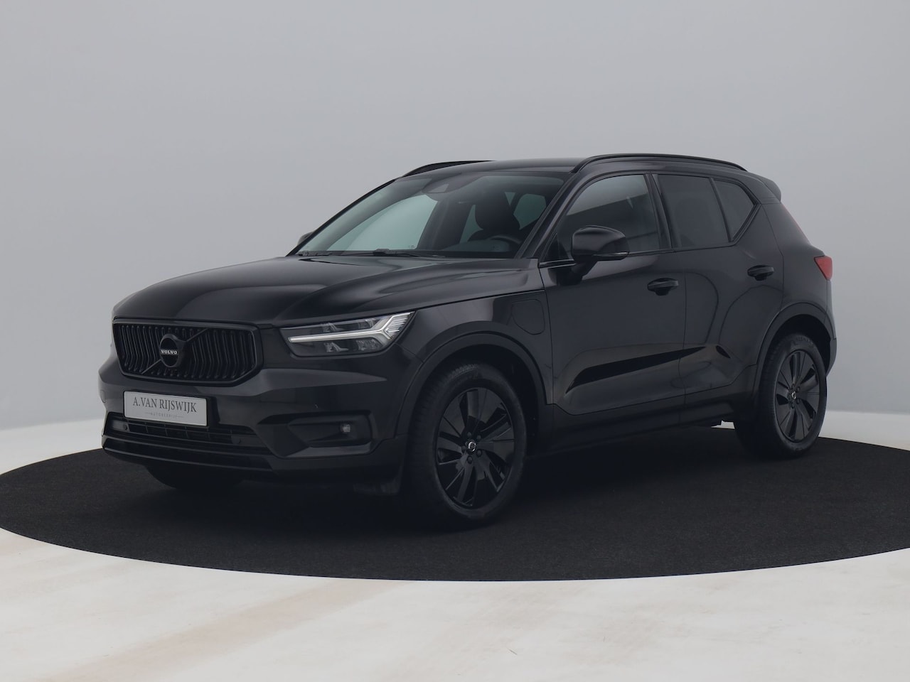 Volvo XC40 - 1.5 T4 Recharge Inscription Expression | BLACK | CAMERA | KEYLESS NAAR ANTON - AutoWereld.nl