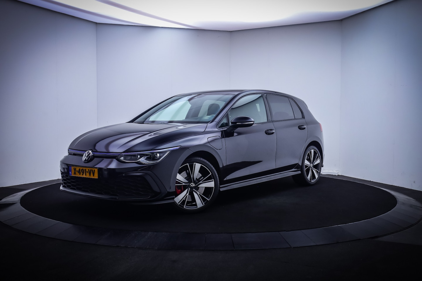 Volkswagen Golf - GTE FULL LED/DIGI DASH/ - AutoWereld.nl