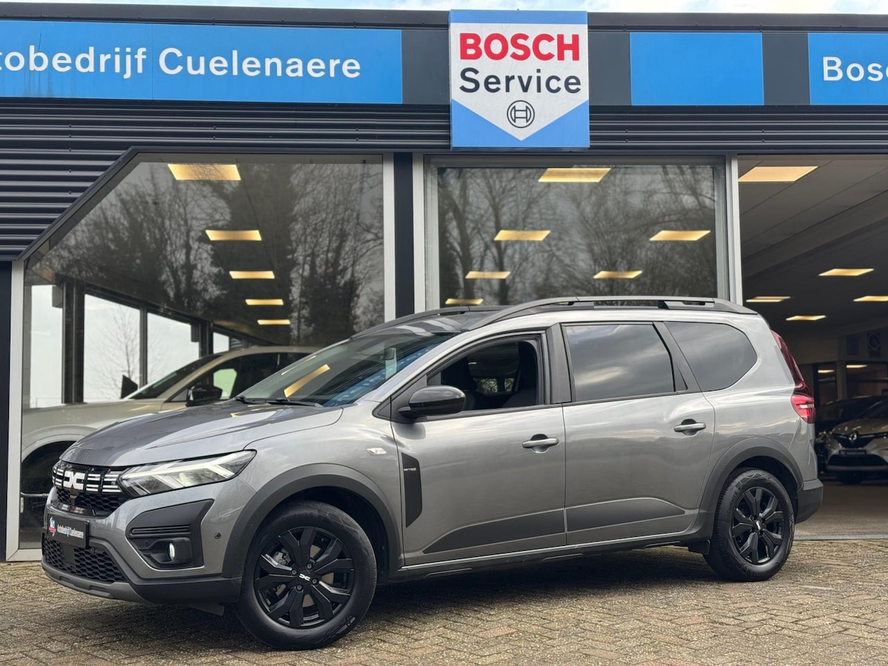 Dacia Jogger - 1.6 Hybrid 140 Extreme Navi / Apple Car Play & Android Auto / Camera / P-sensoren / Clima - AutoWereld.nl