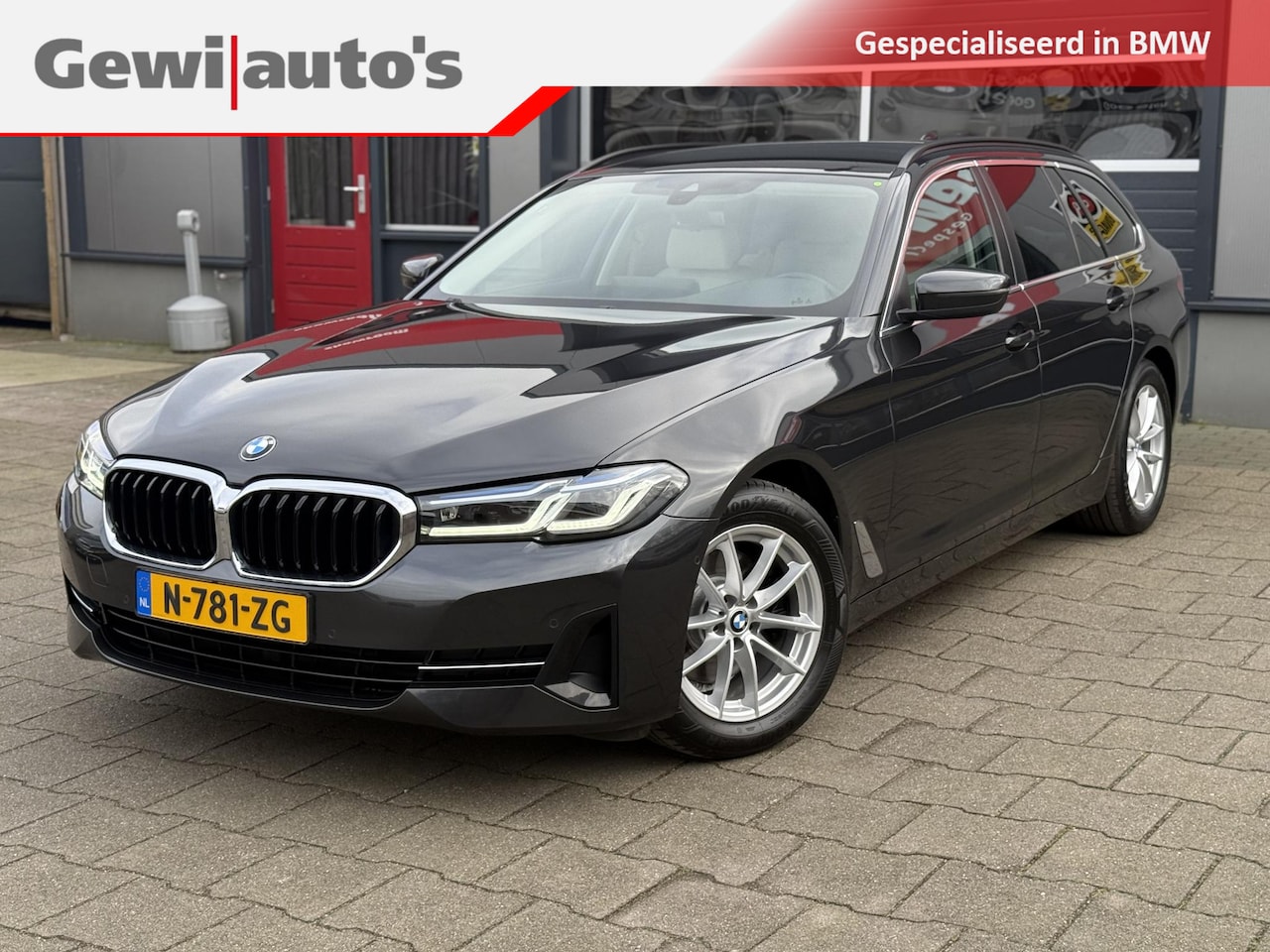 BMW 5-serie Touring - 520i Comfortzetels/Laser/Org. NL - AutoWereld.nl