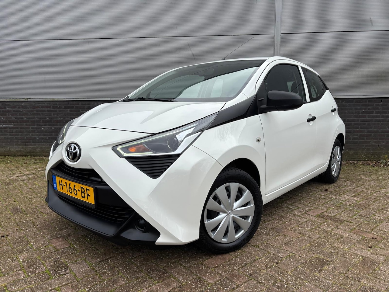 Toyota Aygo - 1.0 VVT-i x-fun 1.0 VVT-i x-fun - AutoWereld.nl