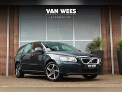 Volvo V50 - 1.6 Advantage | 1e eigenaar | NL auto | Youngtimer | Dakraam | Navigatie | Cruise-control