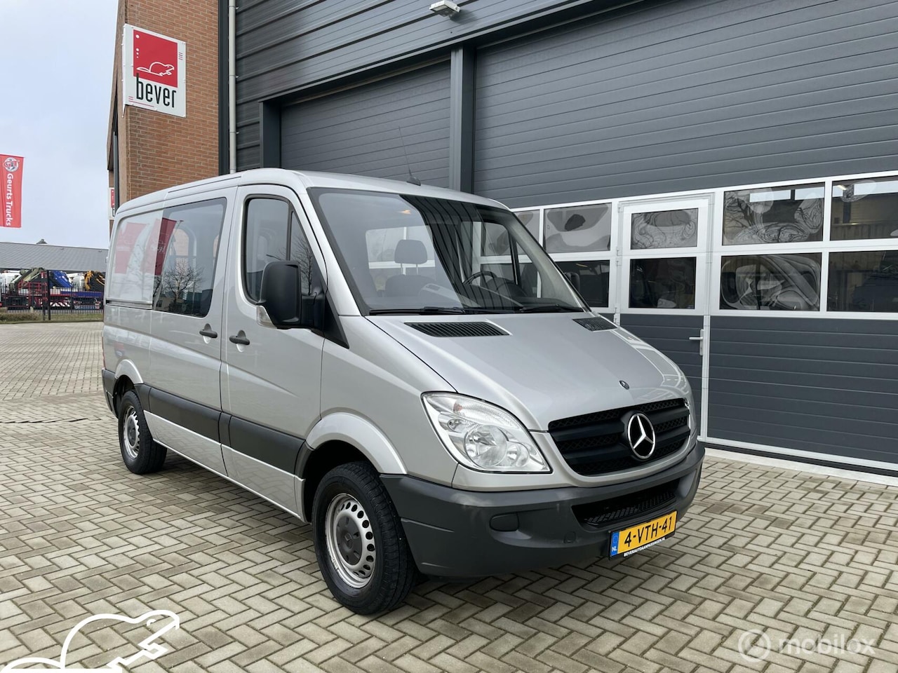 Mercedes-Benz Sprinter - bestel 213 2.2 CDI 325 HD rolstoelbus Rolstoel achter stuur - AutoWereld.nl