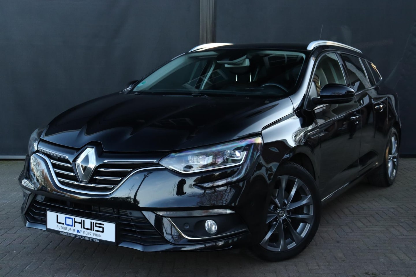 Renault Mégane Estate - 1.2 TCe Série Signature Exclusiv Bose|Leder|Massagestoelen - AutoWereld.nl