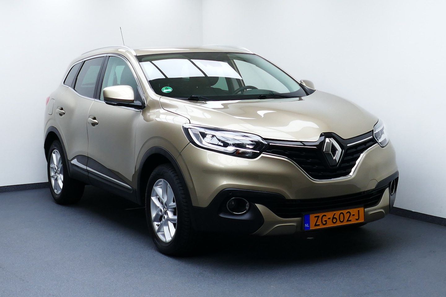 Renault Kadjar - 1.2 TCe Zen. Clima, Cruise, PDC V+A, 17"LMV, Haak 1500kg - AutoWereld.nl