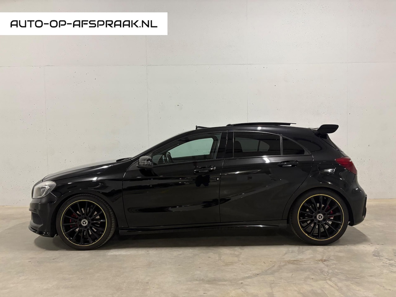 Mercedes-Benz A-klasse - 250 AMG 45 Pano Leer Apple - AutoWereld.nl