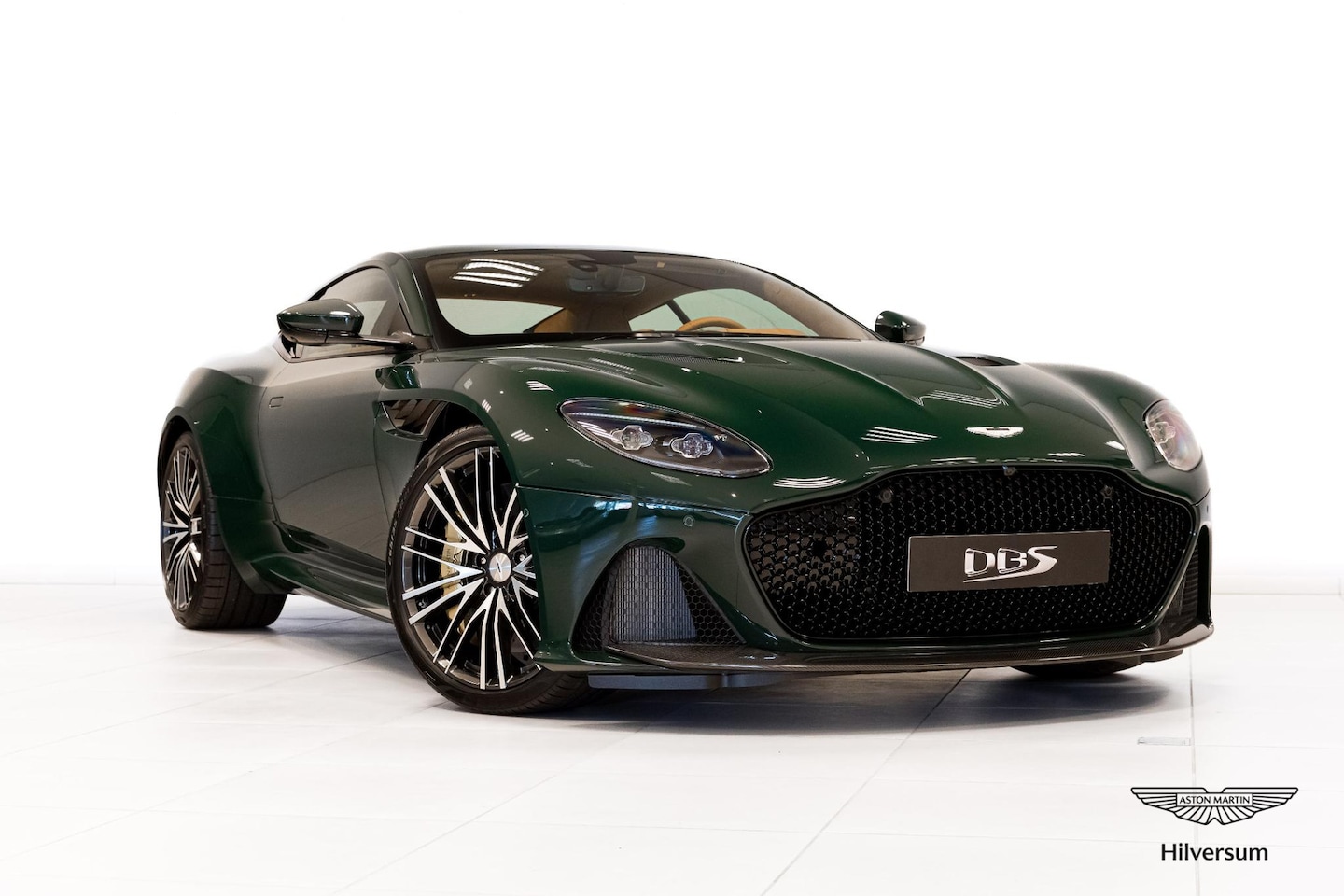 Aston Martin DBS - Coupe by Q 2022 - AutoWereld.nl