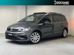 Volkswagen Touran - 1.5 TSI Highline R-Line 7p | PANO | TREKHAAK | CAMERA | WINTERSET |