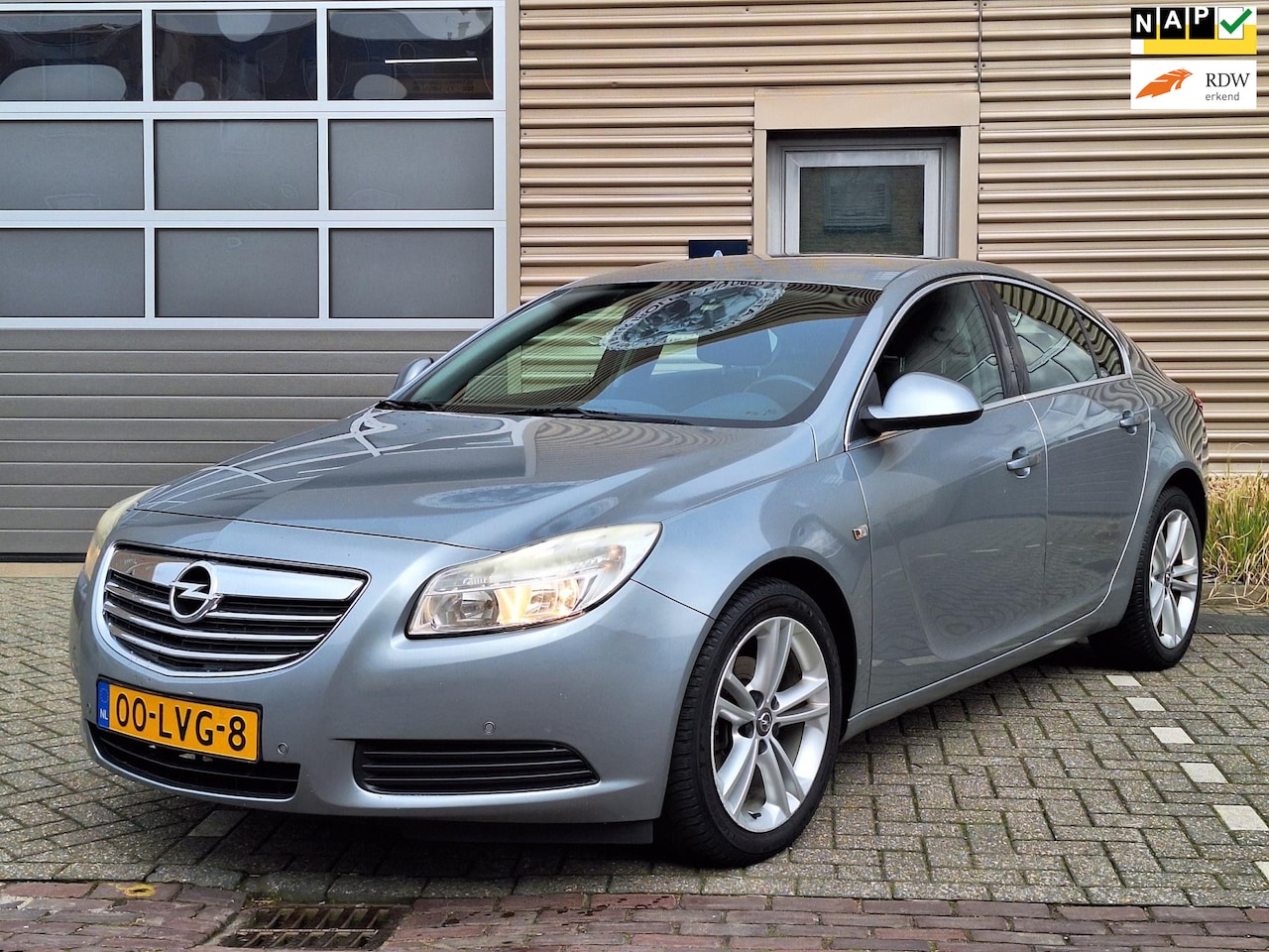 Opel Insignia - | 1.8 Edition | Climate control | Cruise control | Navi | Parkeersensoren | - AutoWereld.nl