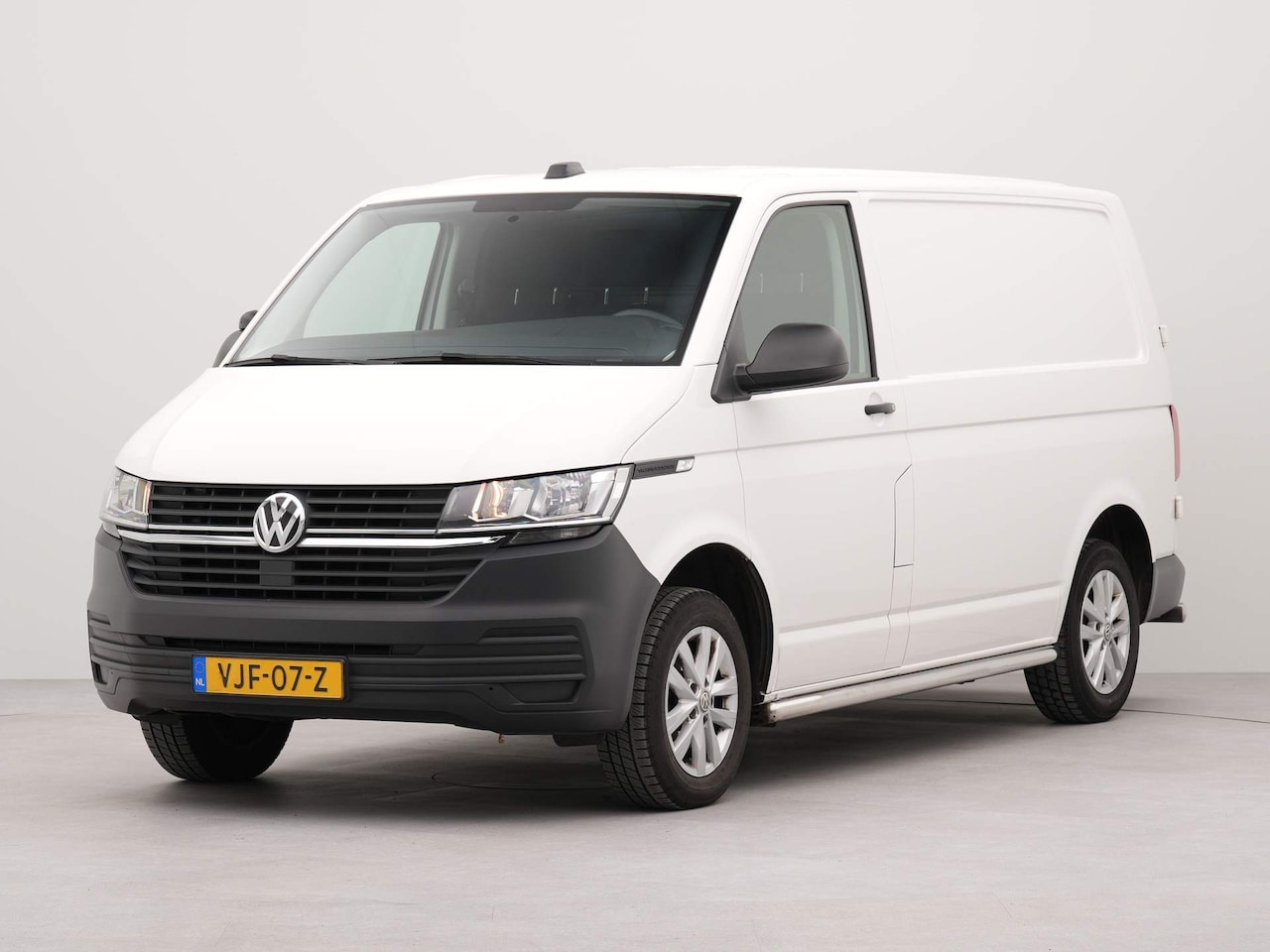 Volkswagen Transporter - 2.0 TDI L1H1 26 Economy Business 2.0 TDI L1H1 26 Economy Business - AutoWereld.nl