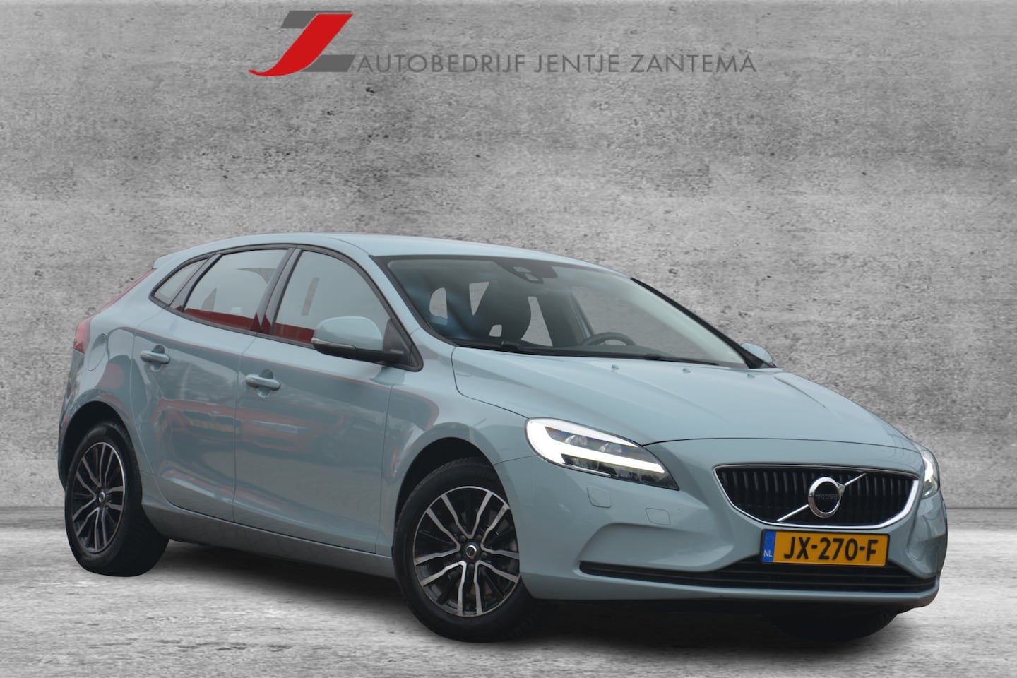 Volvo V40 - 2.0 T2 Nordic+ | Navigatie | Standkachel | Full LED | Stoelverwarming | NL auto!! | - AutoWereld.nl