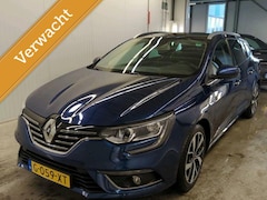 Renault Mégane Estate - 1.3 TCe Bose 140 PK | Schuif dak | Adaptieve cruise |