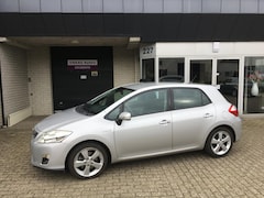 Toyota Auris - 1.8 Full Hybrid Executive / NAVI / CAMERA / ALU VELGEN / KEYLESS / NL-AUTO