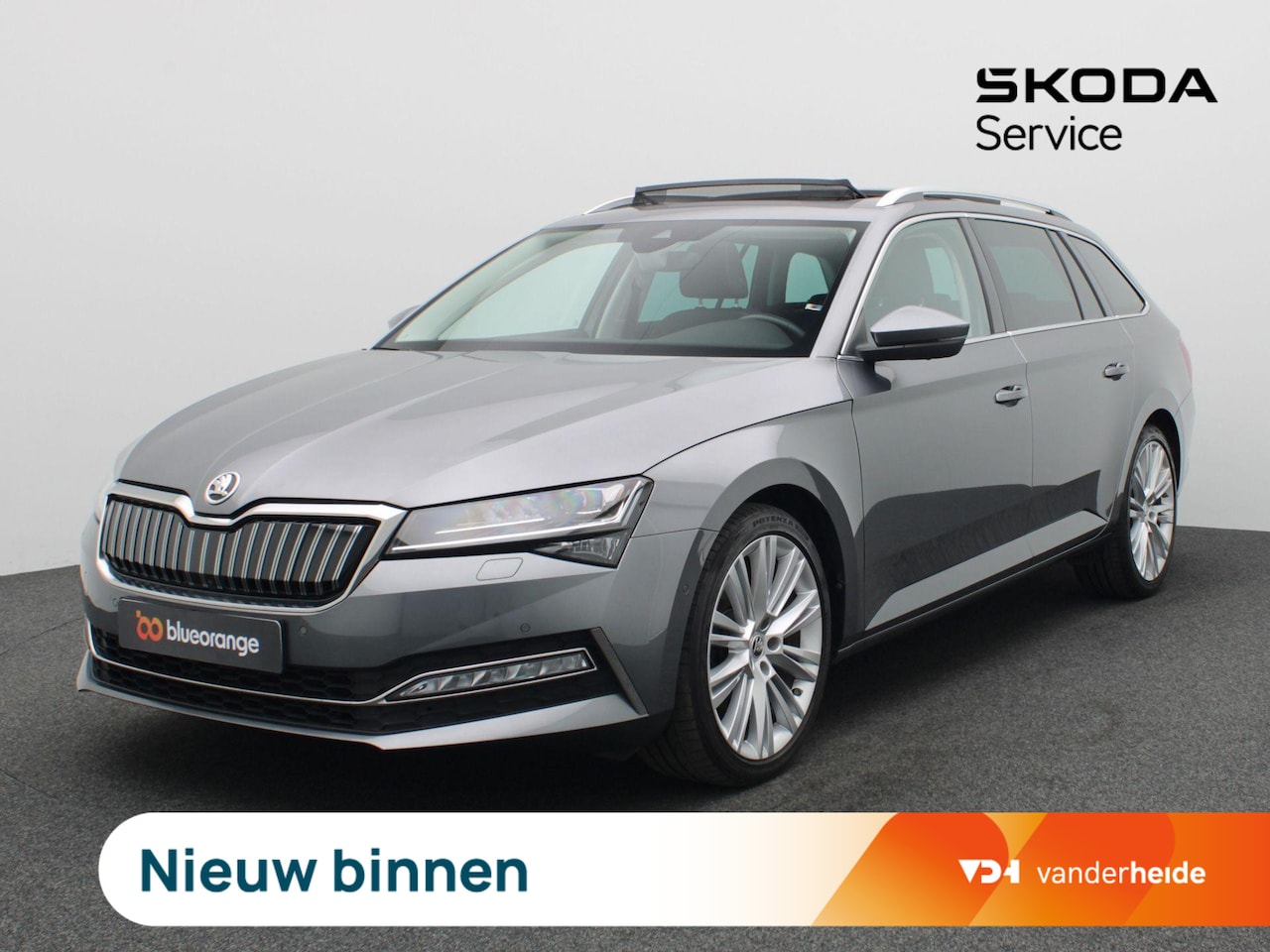 Skoda Superb Combi - 1.4 TSI iV Business Edition Plus 218PK DSG matrix led, trekhaak, 360gr. camera, adaptive c - AutoWereld.nl