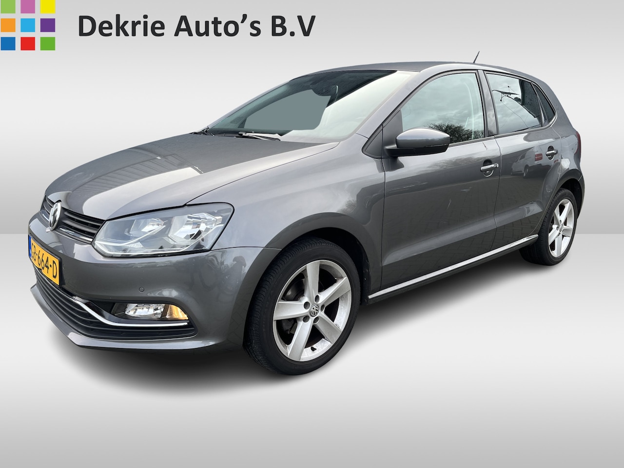 Volkswagen Polo - 1.2 TSI Comfortline Automaat / Navi / Cruise-ctr. / Park distance / Lmv 16" - AutoWereld.nl