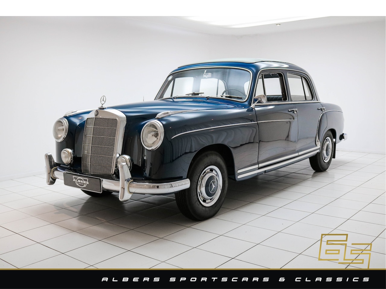 Mercedes-Benz 220 - SE * Restored * Sunroof * Perfect condition * - AutoWereld.nl