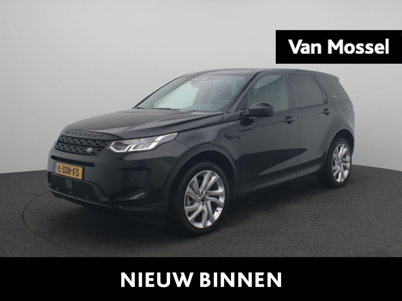 Land Rover Discovery Sport - P300e S | Stoelverwarming | Black Pack | Glazen-dak - AutoWereld.nl