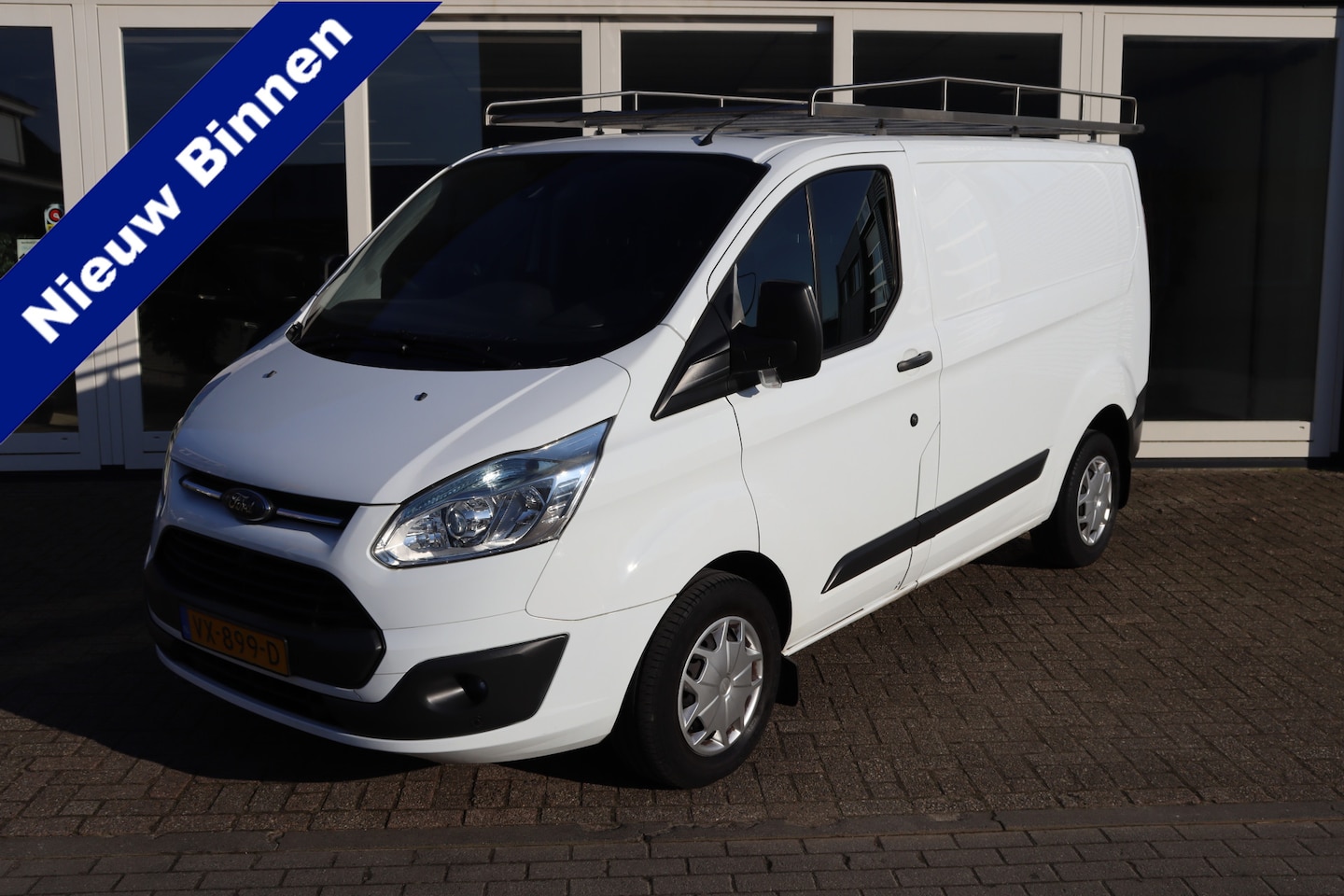 Ford Transit Custom - 270 2.2 TDCI L1H1 Trend 270 2.2 TDCI L1H1 Trend, Camera, PDC V+A, Trekhaak, Cruise Control, Navigatie, Airco, Prij - AutoWereld.nl