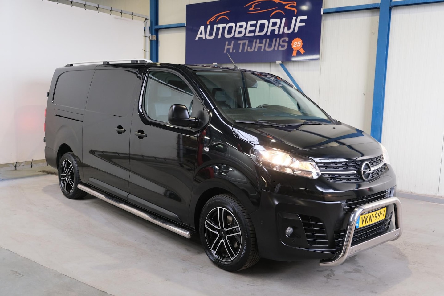 Opel Vivaro - 2.0 CDTI L2H1 Edition Automaat - N.A.P. Airco, Cruise, Navi, PDC, Trekhaak. - AutoWereld.nl