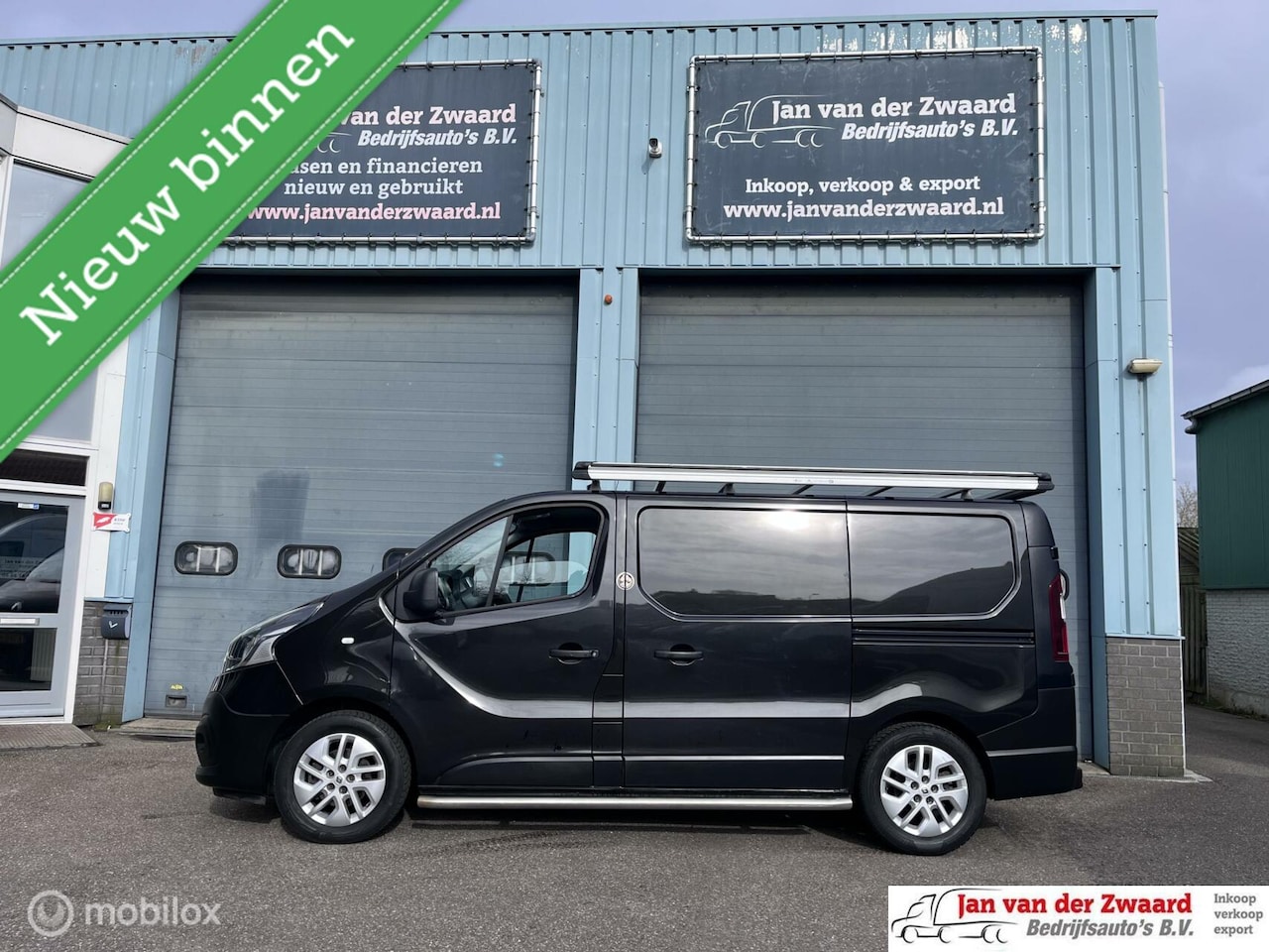 Renault Trafic - 1.6 dCi EURO 6 Airco 2 x schuifdeur Imperiaal Trekhaak Navi 3 zitplaatsen - AutoWereld.nl