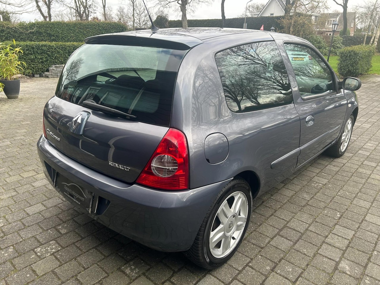 Renault Clio - 1.2-16V Campus nieuw model met nieuwe APK