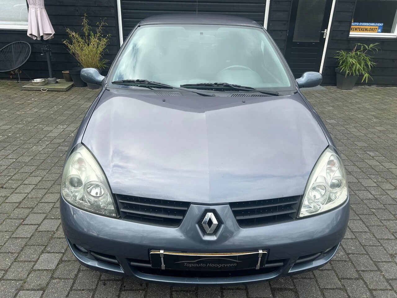 Renault Clio - 1.2-16V Campus nieuw model met nieuwe APK!