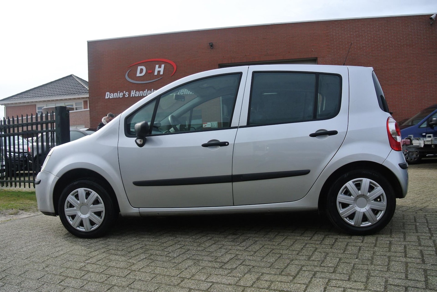 Renault Modus - 1.2-16V Authentique airco inruil mogelijk apk 23-11-2025 - AutoWereld.nl