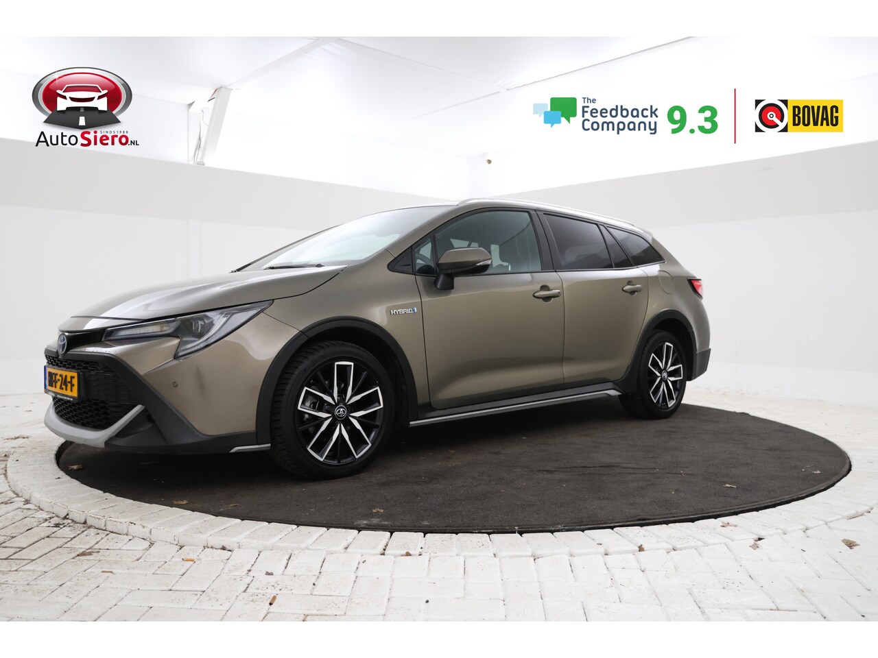 Toyota Corolla Touring Sports - 1.8 Hybrid Trek Automaat, Navigatie, Climate - AutoWereld.nl