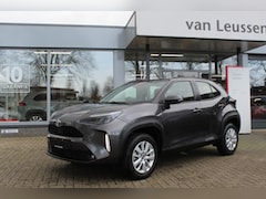 Toyota Yaris Cross - 1.5 HYBRID HEAD-UP EL-ACHTERKLEP STOEL-STUUR & RUITENWISSER VERW. KEYLESS