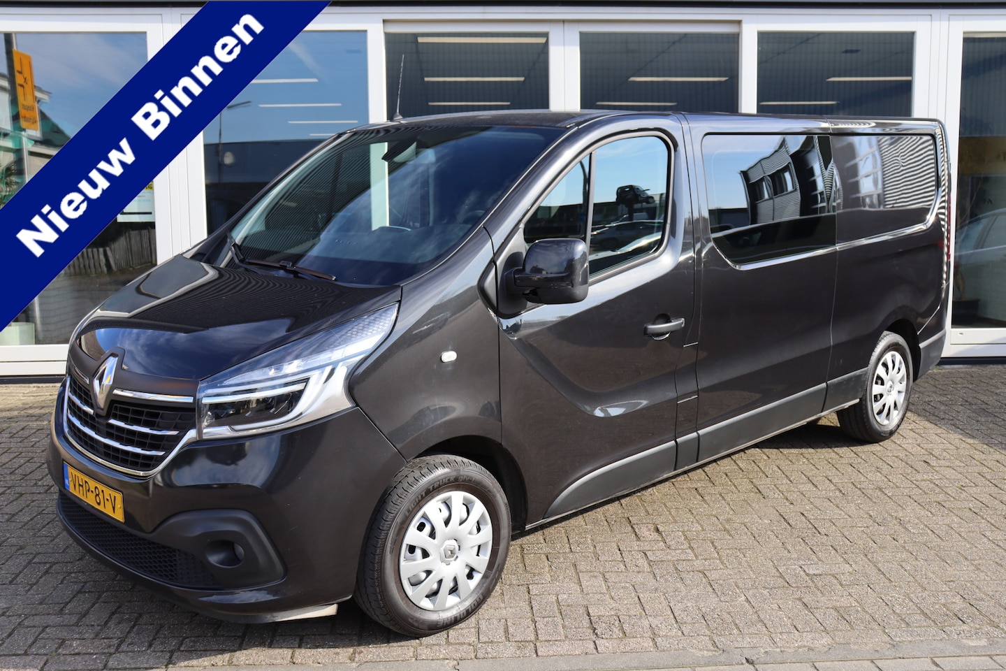 Renault Trafic - 2.0 dCi 145 Pk L2H1 Automaat, Dubbele Cabine, Cruise Control, Camera, Trekhaak, PDC A, Nav - AutoWereld.nl