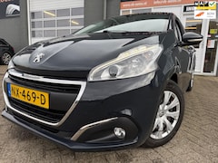 Peugeot 208 - 1.2 PureTech Blue Lion 5 drs met parkeersensoren en navigatie en bluetooth telefoon en med