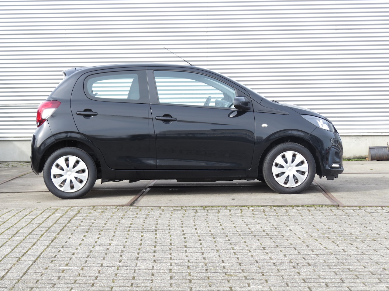 Peugeot 108 - 1.0 e-VTi Blue Lease