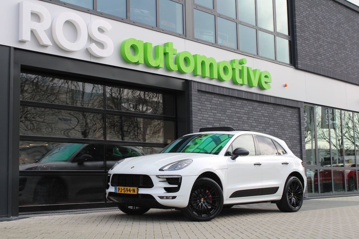 Porsche Macan - 2.0 | NAP | PANO | MEMORY | KEYLESS | KLEPPENSYSTEEM | - AutoWereld.nl