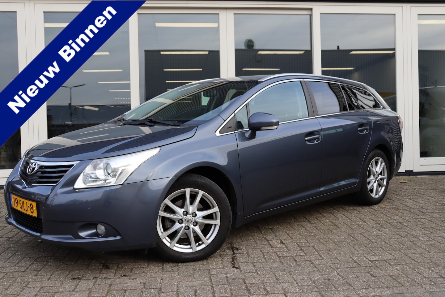 Toyota Avensis Wagon - 1.8 VVTi Business 1.8 VVTi Business, Automaat, Cruise Control, PDC V+A, Trekhaak, Airco, Prijs Is Rijklaar I - AutoWereld.nl