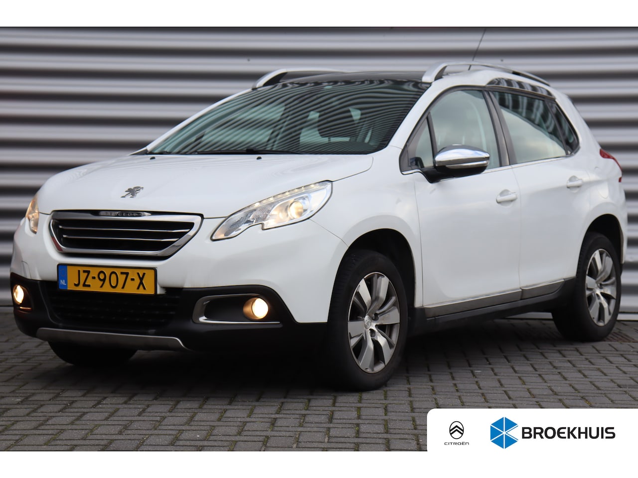 Peugeot 2008 - 1.2 VTI 83PK ALLURE PACK PREMIUM PLUS AUTOMAAT / NAVI / LEDER / CLIMA / LED / PDC / 16" LM - AutoWereld.nl