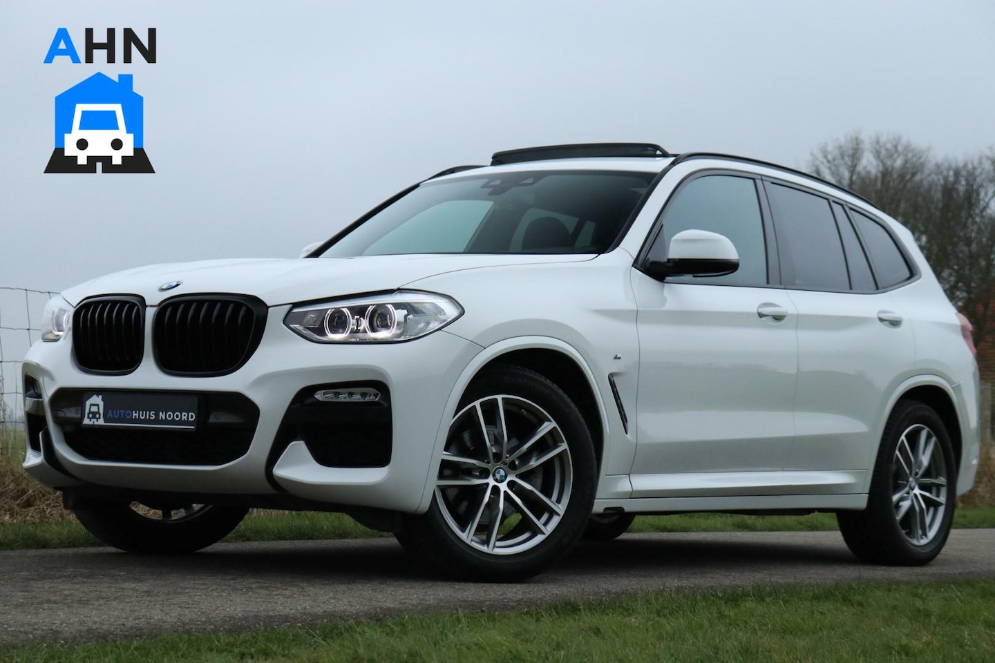 BMW X3 - xDrive20i M-Sport / Panoramadak / Navi / Cruise / Trekhaak / 184PK / 19"! - AutoWereld.nl