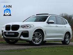 BMW X3 - xDrive20i M-Sport / Panoramadak / Navi / Cruise / Trekhaak / 184PK / 19"