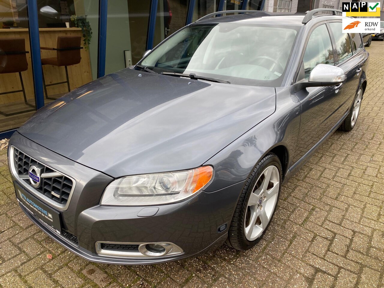 Volvo V70 - 2.5FT R-Design 230PK Automaat LEER / XENON / PDC / TREKHAAK - AutoWereld.nl