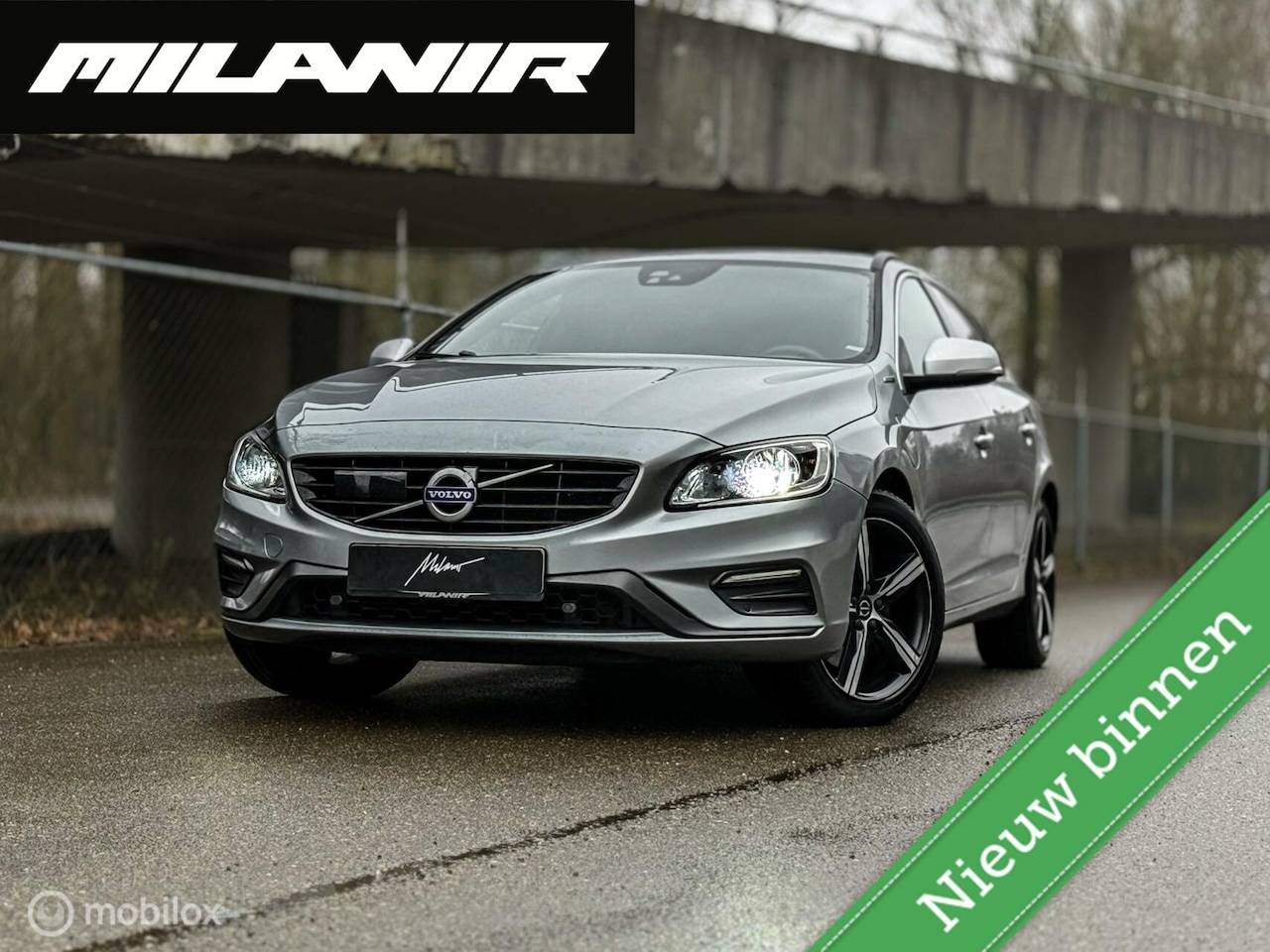 Volvo V60 - 2.4 D5 Twin Engine | Dodehoek | Stoelverwarming - AutoWereld.nl