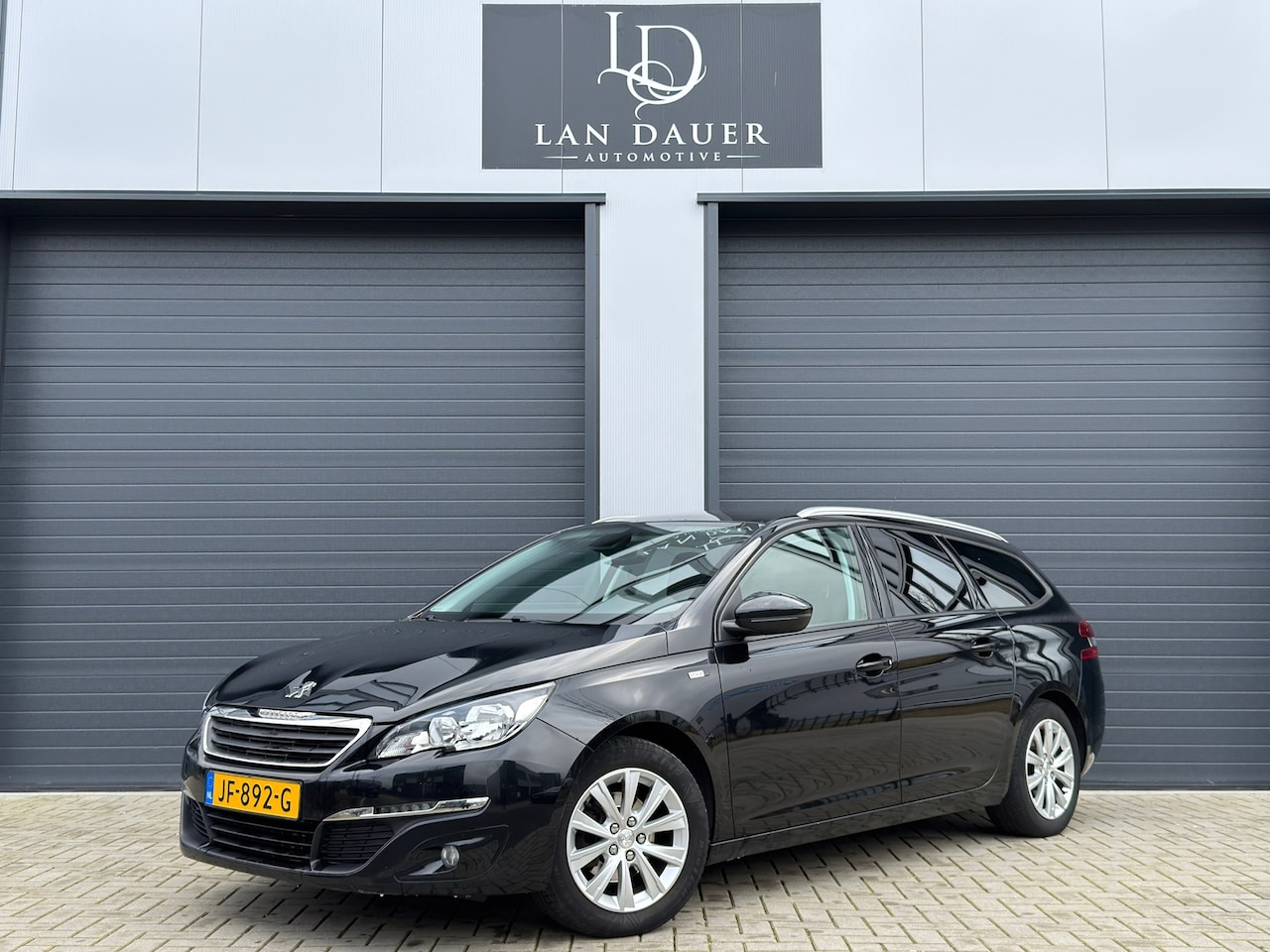 Peugeot 308 SW - 1.2 PureTech Style / Automaat / Pano / Trekha - AutoWereld.nl