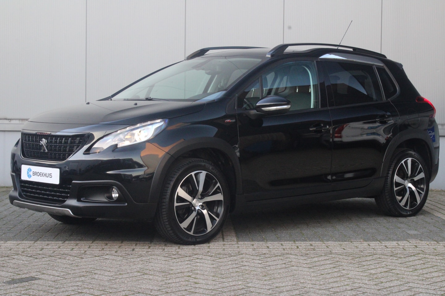 Peugeot 2008 - 1.2 Turbo GT-line NAVI | PANORAMADAK | CAMERA | CLIMATE CONTROL | AFNEEMBARE TREKHAAK - AutoWereld.nl