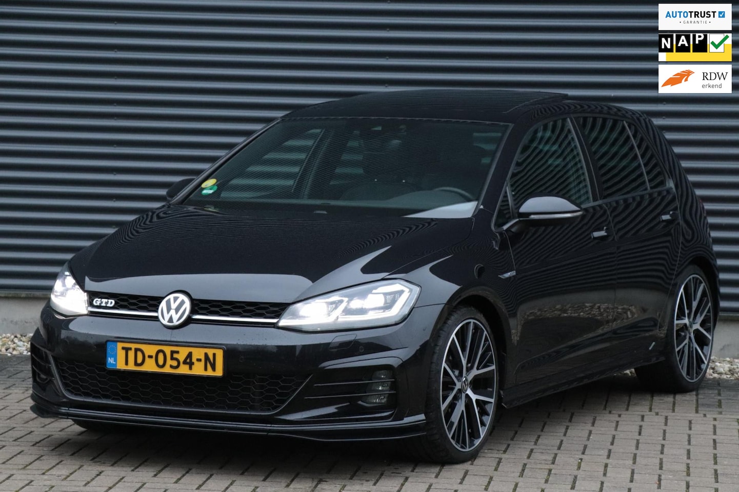 Volkswagen Golf - 2.0 TDI GTD | Pano / Dynaudio - Leder Bekleding - VOL! - AutoWereld.nl